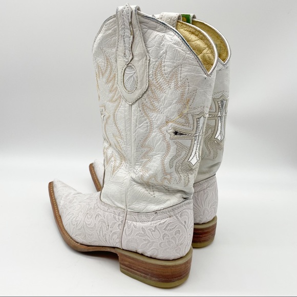 Old Corral Western White Cross Boots. - Picture 4 of 12